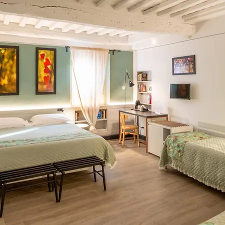 Duccio Nacci Rooms- Guesthouse-2